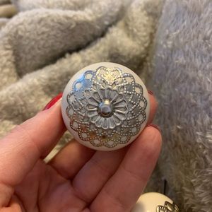 Knobs (set of 3)